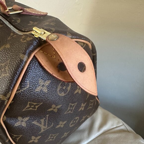 AUTHENTIC Louis Vuitton Speedy 35 in Monogram - Picture 10 of 16